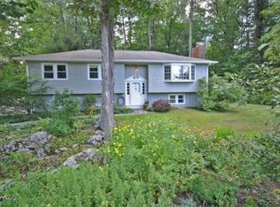 2 Woodridge Rd, Durham, NH 03824