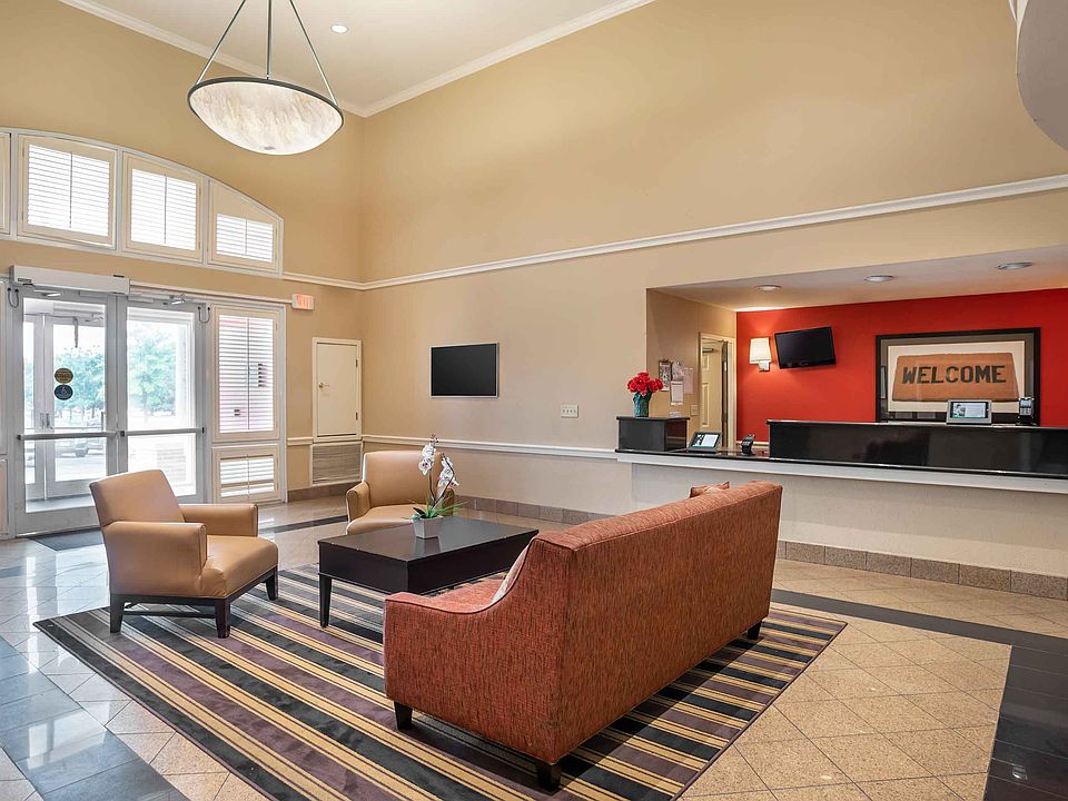 Lobby and Guest Check-in