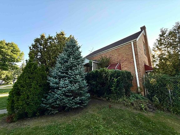 2nd image of 8830 Sayre Ave