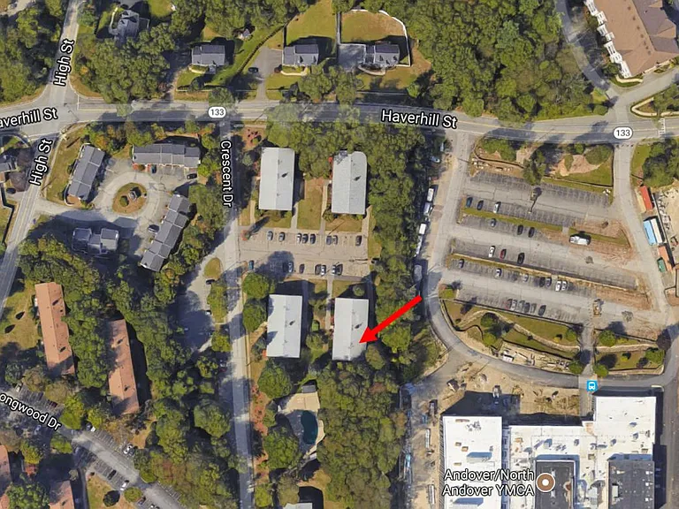 8 Crescent Dr #12 Location