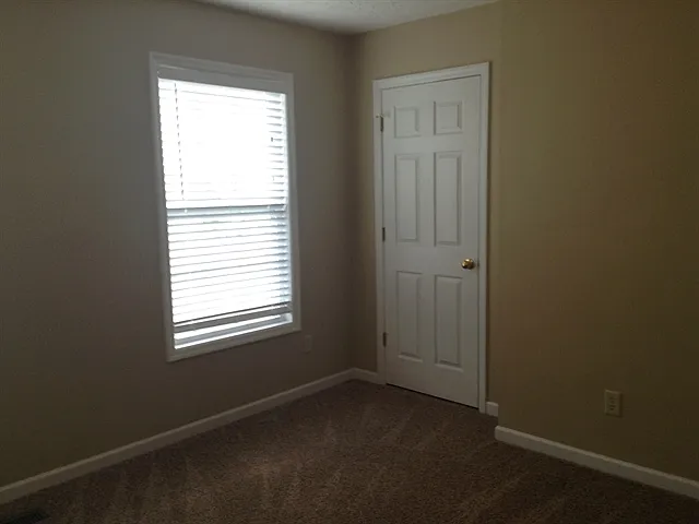6335 Glenmont Dr — Photo 10