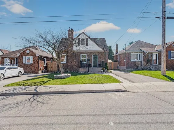 43 Woodbridge Rd, Hamilton, ON L8K 3C8