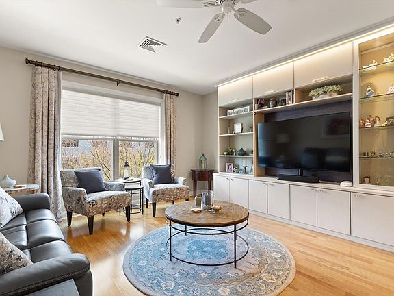 2nd image of 7 Ballister St Unit 428