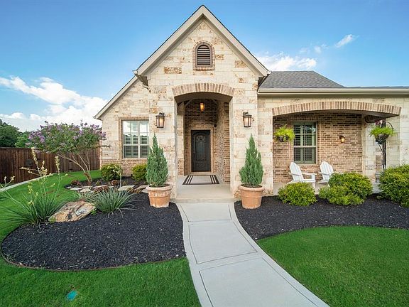 3rd image of 415 Wichita Ct