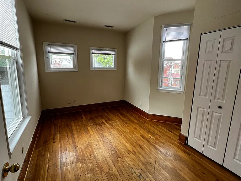 909 W Grace St #3 — Photo 12