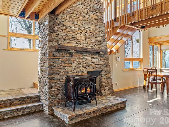 5th image of 588 Long Branch Rd