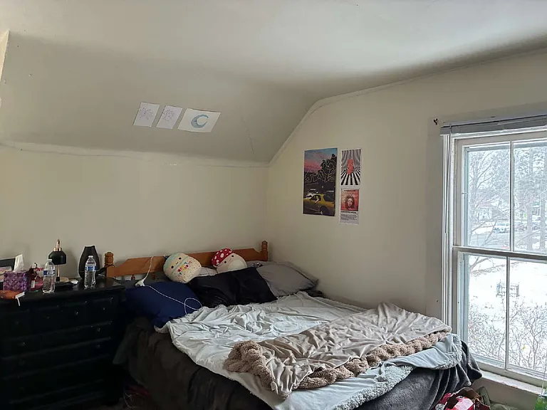 739 Chippewa St — Photo 15
