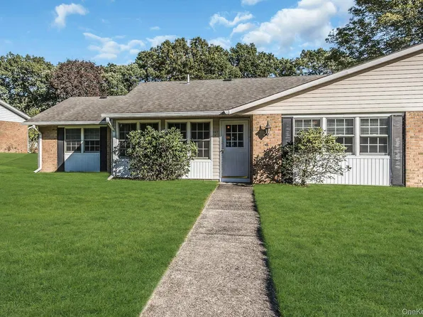 387 Woodbridge Drive #A, Ridge, NY 11961