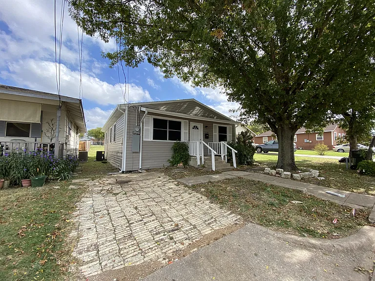 1124 F Ave — Photo 5