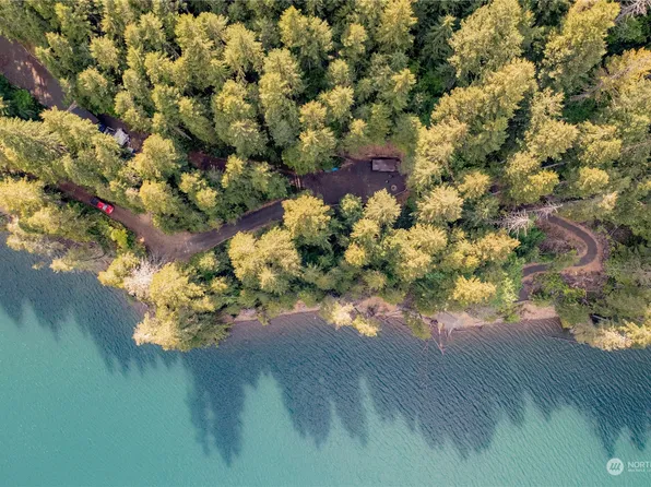 118 N Cushman Ridge Drive, Hoodsport, WA 98548