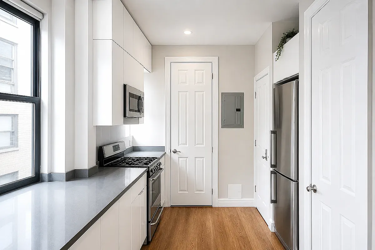 Building Photo - 252 Mott St #18