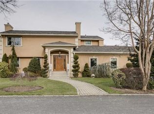 14930 Powells Cove Blvd, Queens, NY 11357