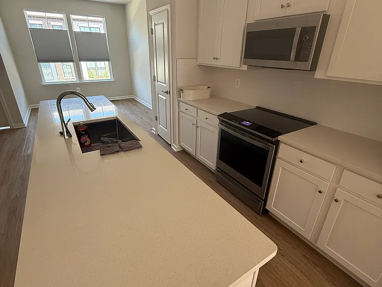 3406 Chester Aly — Photo 2
