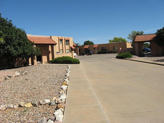 1723 Coret Encantada Entrance