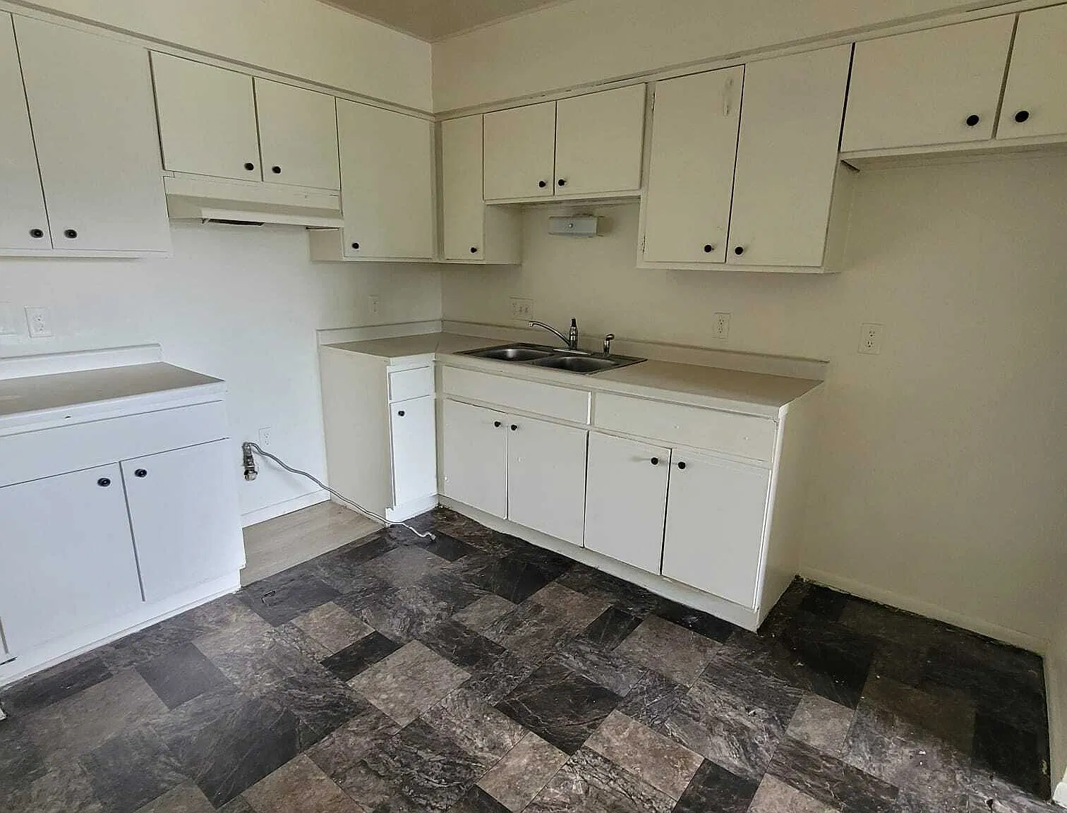 5839 North 84th Street - 88 Unit Portfolio — Photo 1