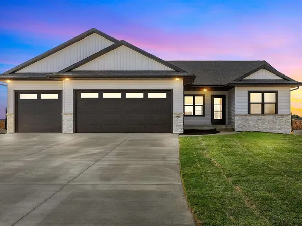 903 Indigo Dr, Palo, IA 52324