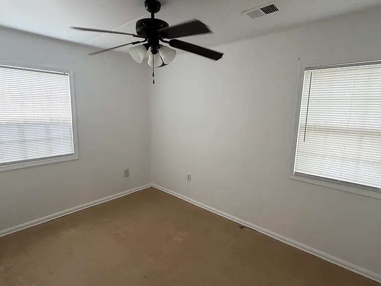 4886 Saratoga Ave — Photo 6