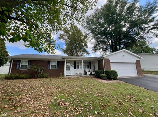 352 Pheasant Run Dr, Batesville, IN 47006
