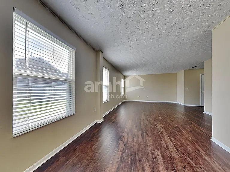 918 Kreider Ct — Photo 6