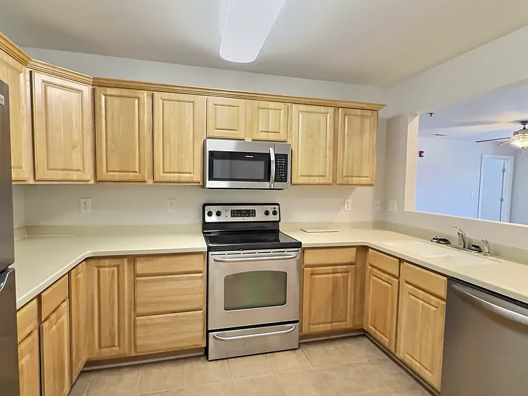 144 N Hines St — Photo 20