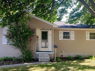 2100 S Brentwood Pl, Essexville, MI