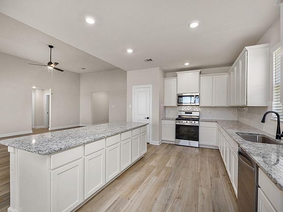 3rd image of 10522 Sutter Creek Dr