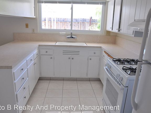 2nd image of 1218 Sandia Ave