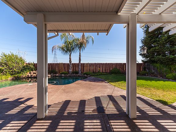 4th image of 1053 Danielle Dr