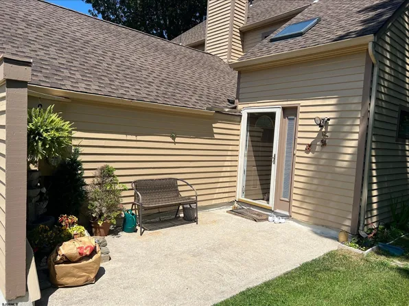 4 Cedar Pl #4B, Linwood, NJ 08221