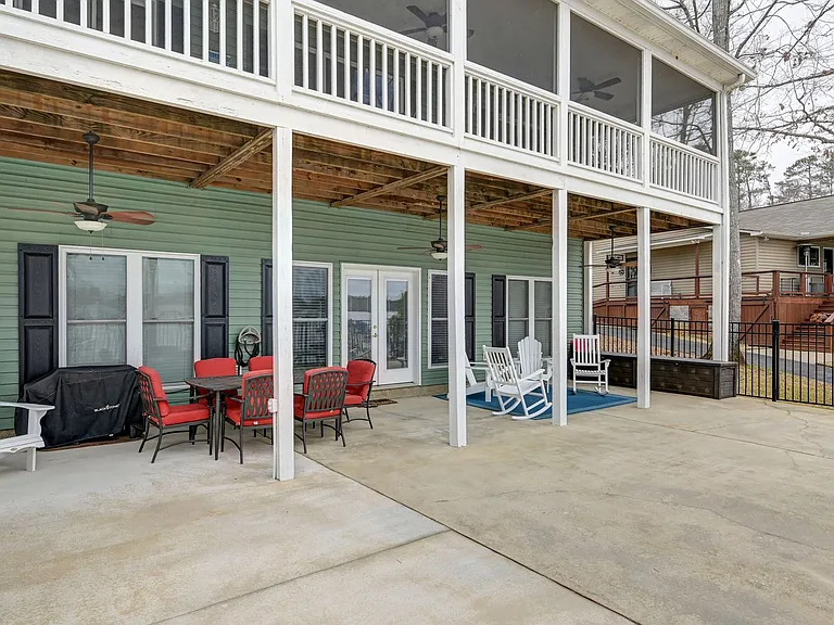 215 Mariners Pointe Rd — Photo 3