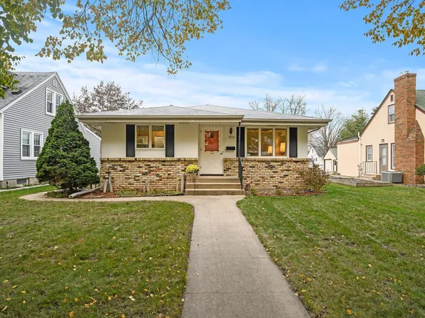 3933 Regent Ave N, Robbinsdale, MN 55422