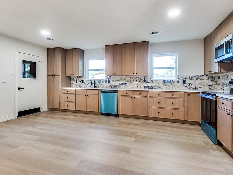 704 Turner Blvd — Photo 14