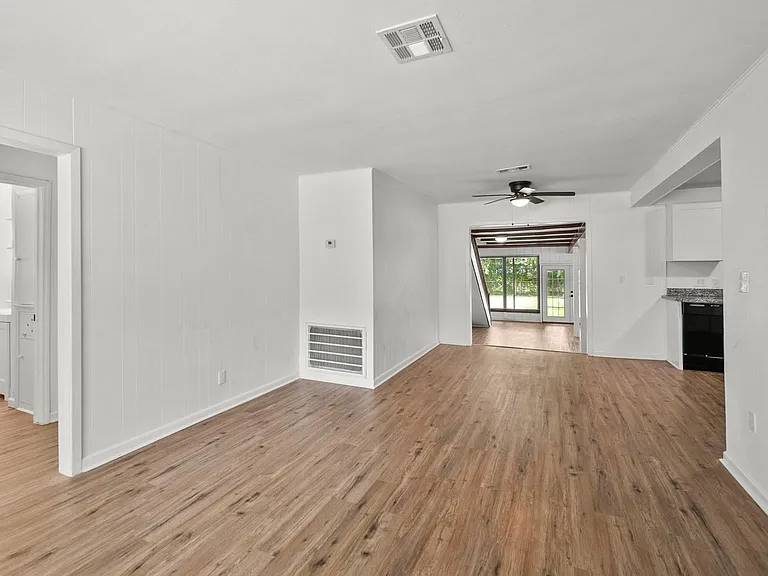 8327 Bonner Dr — Photo 19