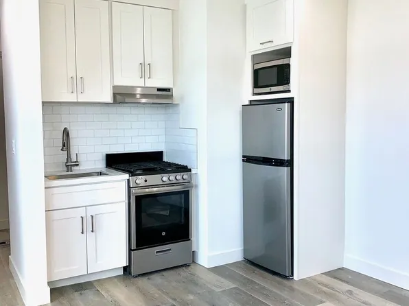 Sierra Street TIC (321 El Segundo/Palm LLC), 207-209 & 211 Sierra St #C1, El Segundo, CA 90245