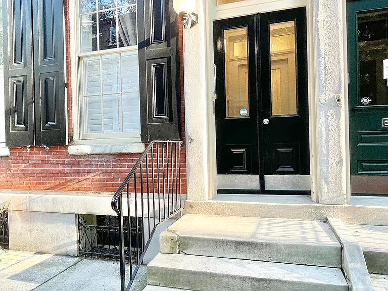 1716 Pine St #1R — Photo 3