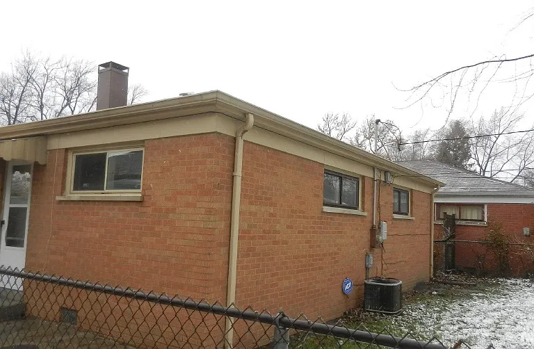 14809 Michigan Ave photo 1