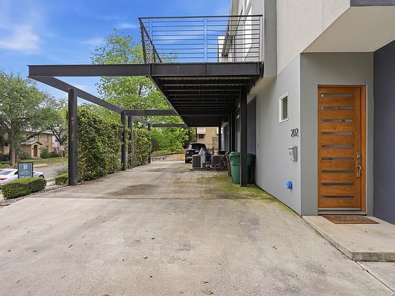 3rd image of 128 MARCIA PL