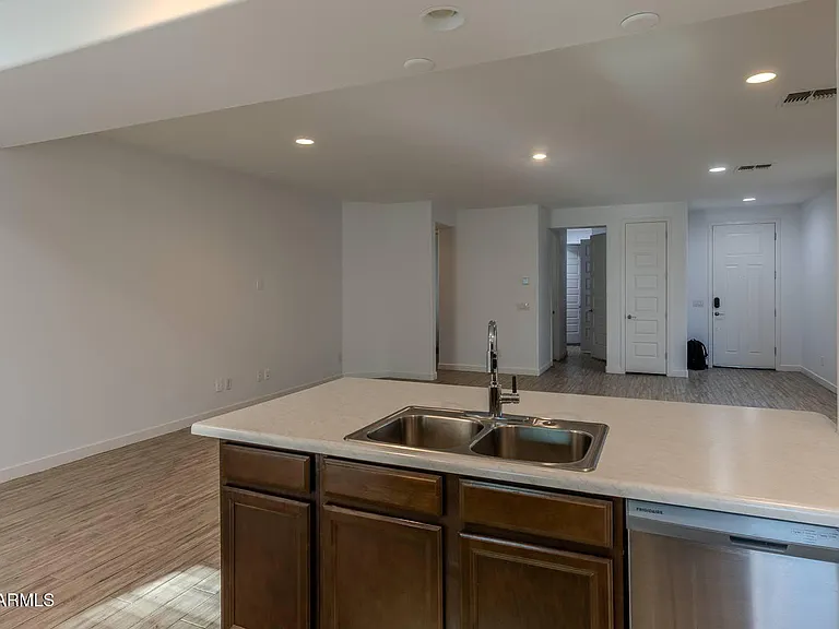 3830 S 64th Dr — Photo 22