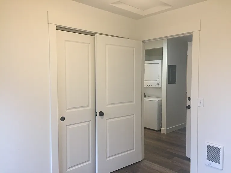 1523 SE Honeysuckle Loop #A — Photo 11