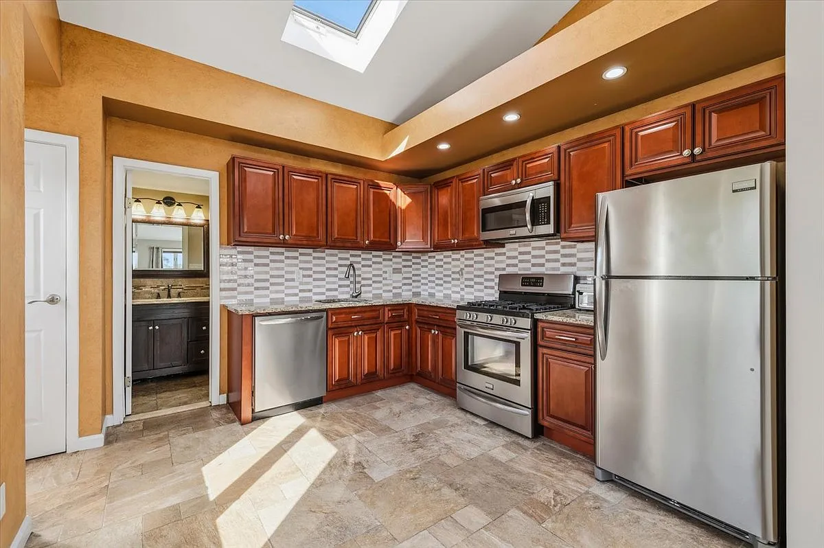 1 bed, 684 sqft, $2,500 — Photo 3