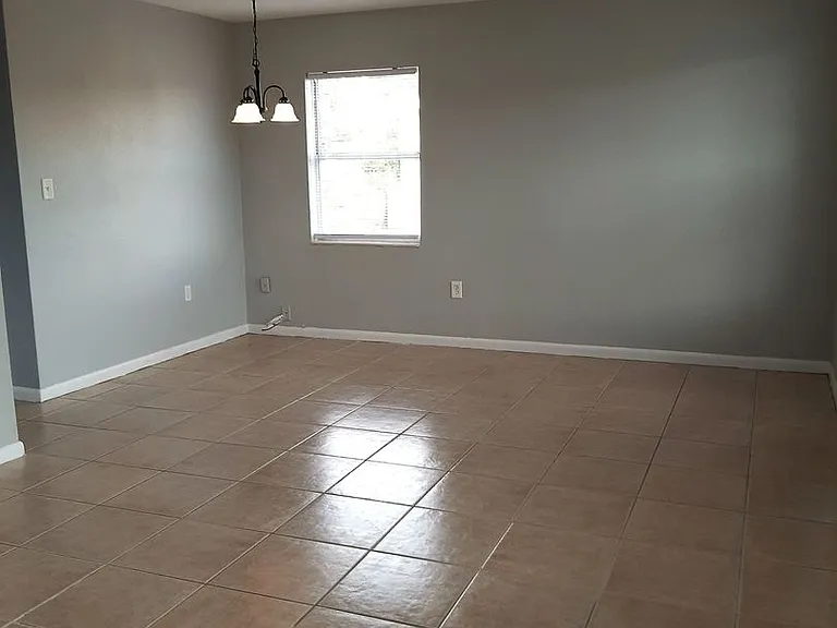 21440 Mallory Ave — Photo 4