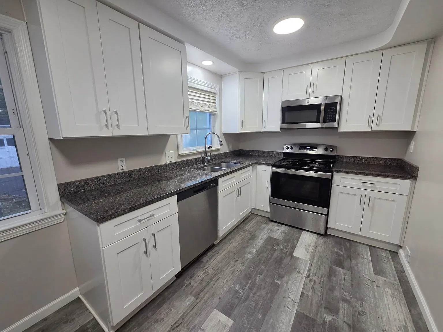 3 bed, 1894 sqft, $1,950 — Photo 4