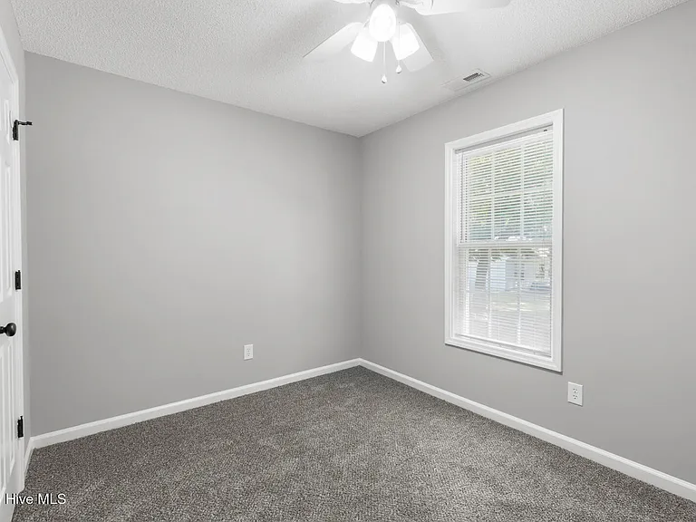 130 Sweetwater Dr — Photo 11