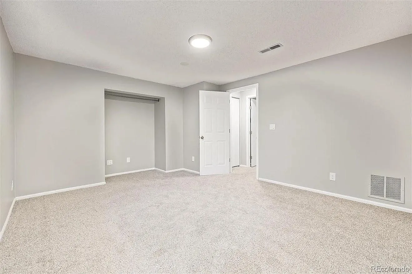 14251 E Dickinson Dr — Photo 4