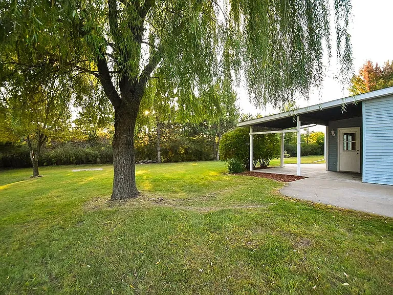 2501 Thomas Ct — Photo 31