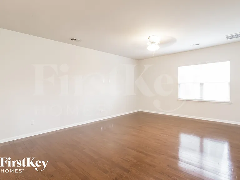 328 Cantley Ct — Photo 4