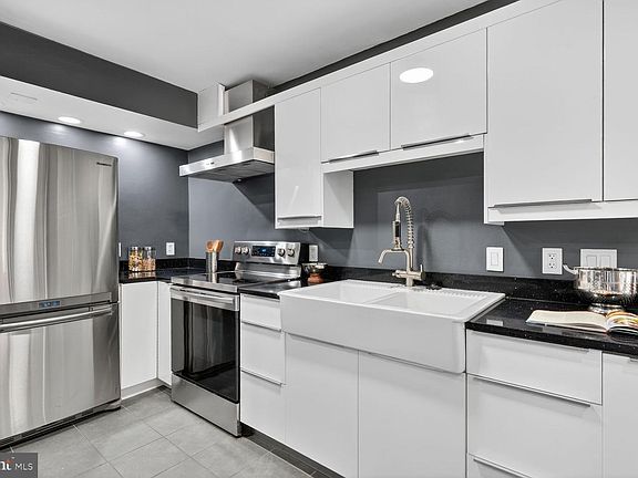 5th image of 1015 33rd St NW APT 409