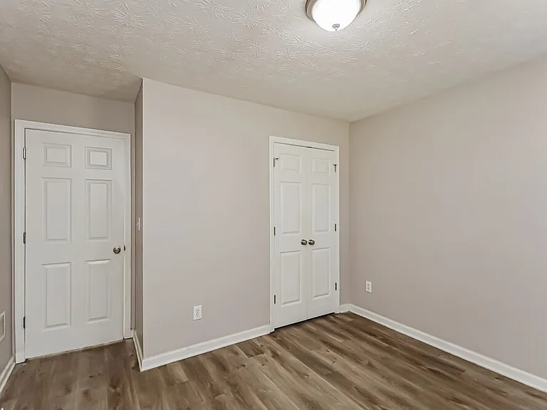 115 Syracuse Ln — Photo 14