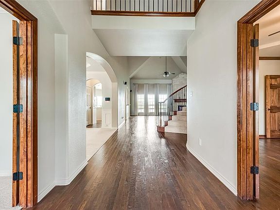 5th image of 655 Burr Oak Dr