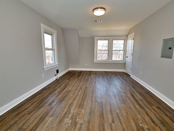 3rd image of 116 Maple Ave APT 3